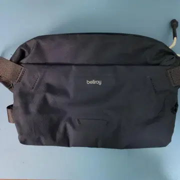 Bellroy Lite Sling 경량 크로스 바디 백 블랙