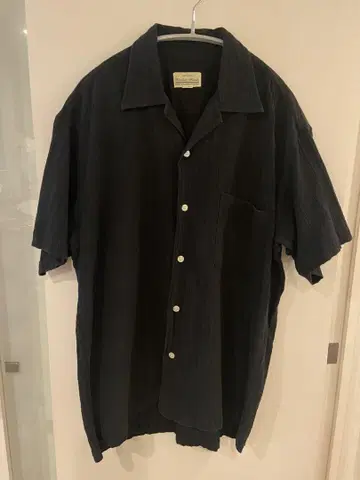 Kleiber House 블랙 오픈 카라 반팔 셔츠 M