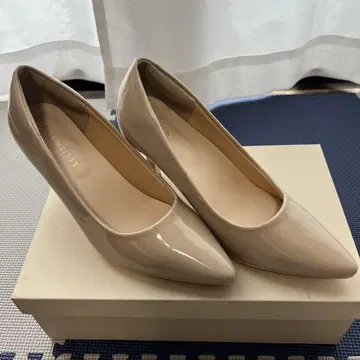 베이지 스틸레토 펌프스