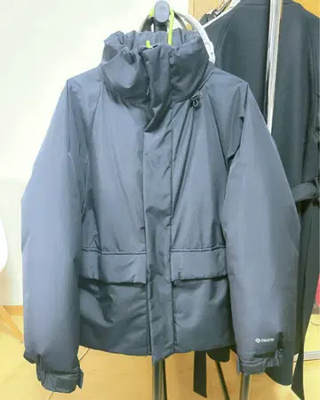 +phoenix 블랙 다운 자켓