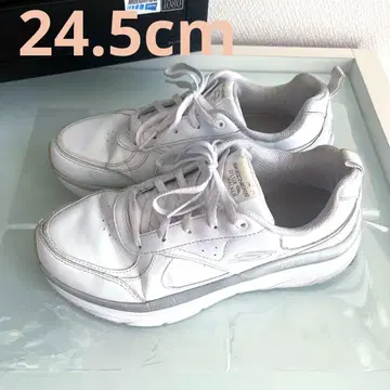 SKECHERS 스케쳐스 디럭스 워커 타임리스 패스