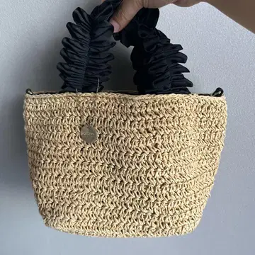 아네모네 베이지 바스켓백 블랙 핸들