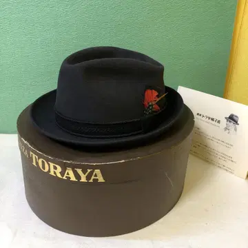 TORAYA 블랙 햇 꽃 장식