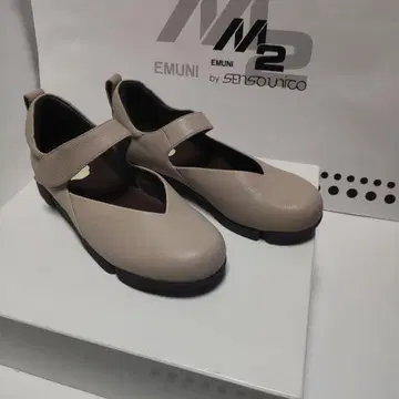 센소유니코 베이지 가죽 신발 미사용 새상품
