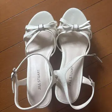 질스튜어트 리본 포함 샌들 24cm