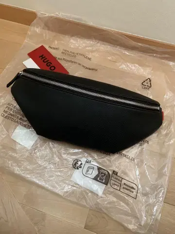 HUGO 펀칭 벨트 백