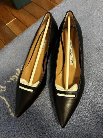 PELLICO 블랙 펌프스