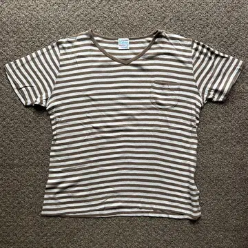 루트로와 티셔츠