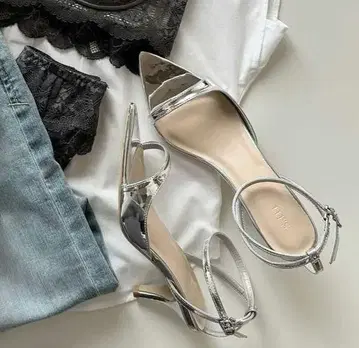 ur's 비대칭 디자인 스트랩 샌들