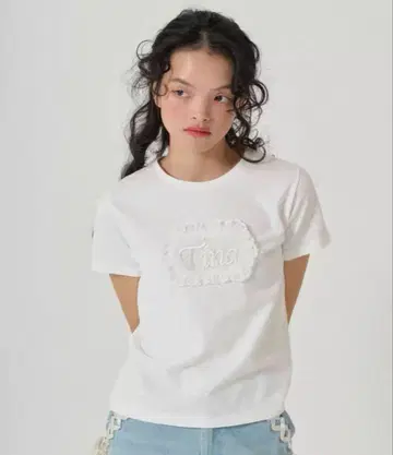 자수 컴팩트 티셔츠 TINA: JOJUN