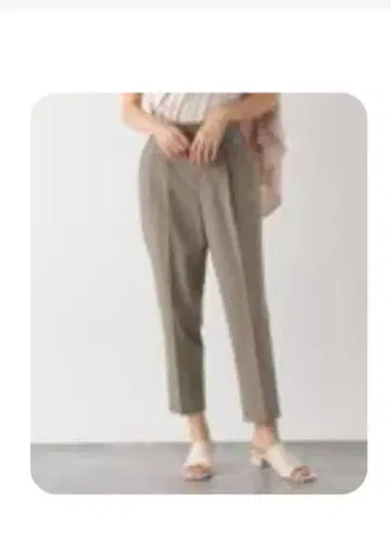 우츠쿠 실루엣 드라이 테이퍼드 팬츠 M