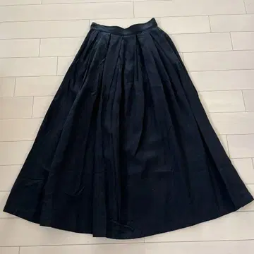 KINU 블랙 플레어 스커트