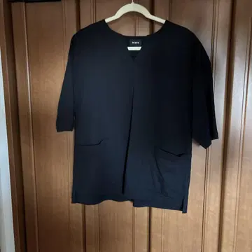 BEAMS 블랙 티셔츠 S 사이즈