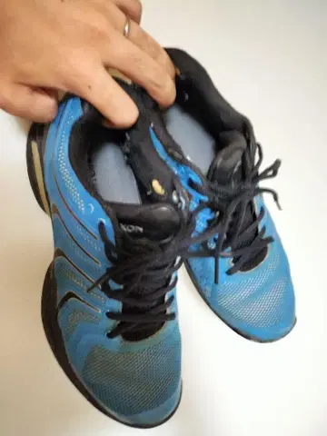 스릭슨 테니스화 25.5cm SRS-160M