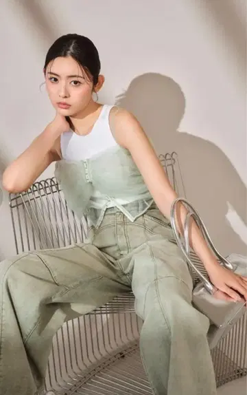 LILY BROWN (릴리 브라운) 센터 솔기 와이드 데님 팬츠