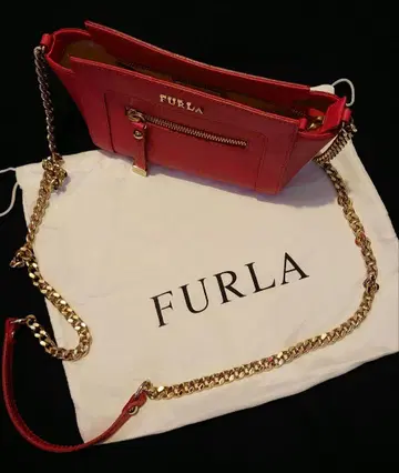 새상품급 FURLA 훌라 숄더백 스마트폰 체인 숄더백