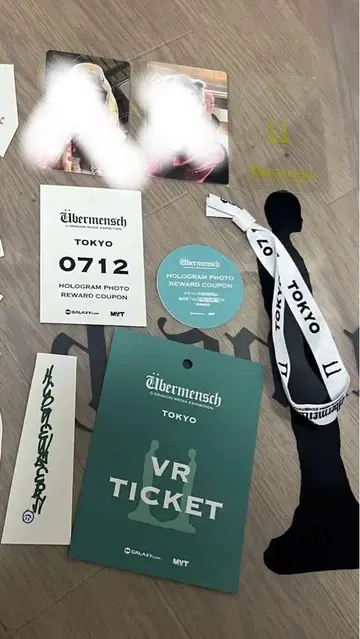 G-Dragon 미디어 전시회 FAMDAY 입장 혜택 세트