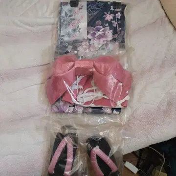 꽃무늬 유카타, 오비, 일본 나막신 세트