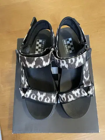 노 네임 샌들 36