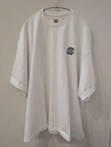 SEE SEE SUPER BIG FLAT GRITTER LOGO TEE