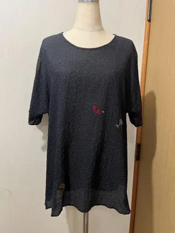 요건 레일 2022 인레이 자카드 블라우스 블랙