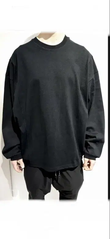 오버 사이즈 긴팔 블랙 & FUN / Sculptured L/S Tee