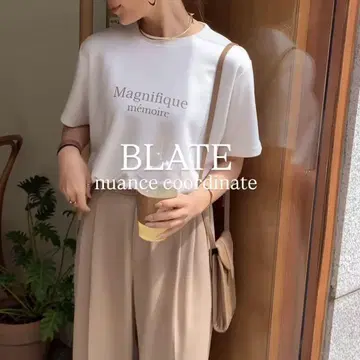 미사용 새상품 미개봉 BLATE 뉘앙스 로고 티셔츠 화이트 반팔