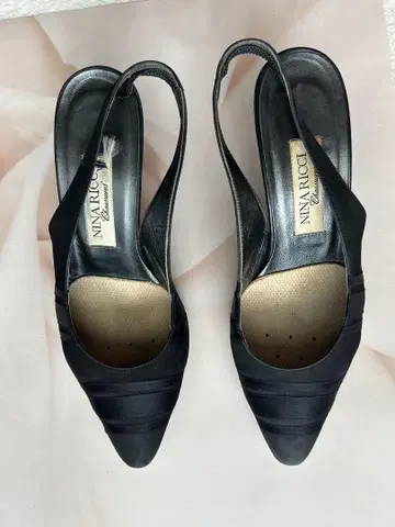 Nina Ricci 블랙 뮬 36