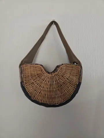 에바고스 ebagos 캠퍼스 원단 반달형 바스켓 백