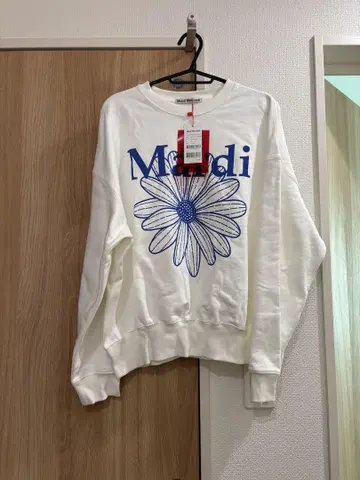 mardi mercredi 맨투맨 새상품 택 포함 화이트 공식 매장 구매