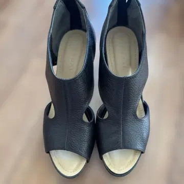 REGAL 블랙 오픈토 힐 23.5cm