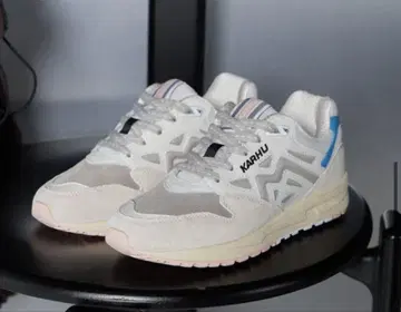 KARHU 레거시 96 스니커즈