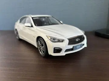 인피니티 Q50 미니카 화이트