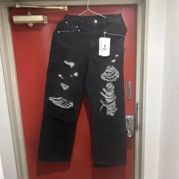 데미지 가공 블랙 데님 와이드 팬츠