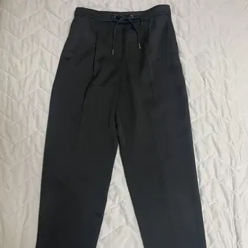 PLST 플라스테 새틴 이지 테이퍼드 팬츠 블랙