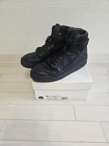Y-3 FORUM HI OG 블랙 27.0cm