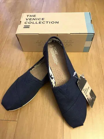 TOMS The Venice Collection 네이비 슬립온