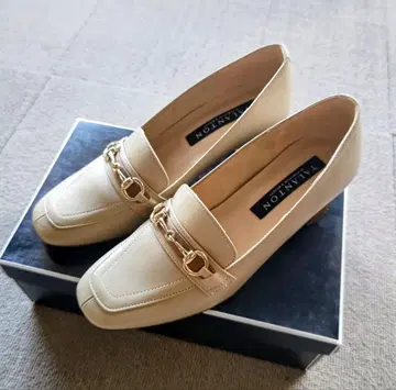 TALANTONDIANA 크림색 스퀘어토 로퍼 24cm (새상품급)