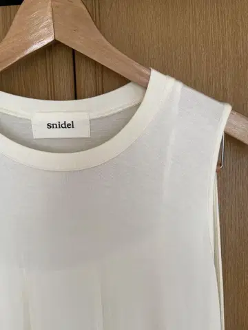 snidel 아이보리 슬리브리스 탑 원피스