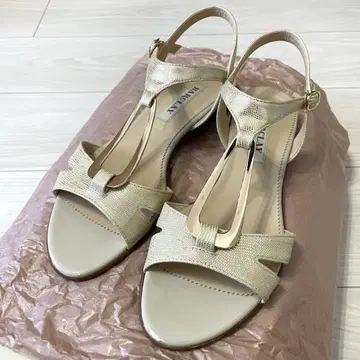 버클레이 샌들 (24cm)