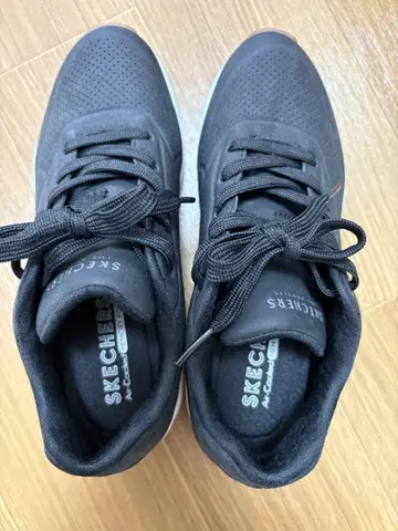 새상품급 스케쳐스 에어 쿨드 메모리 폼 블랙