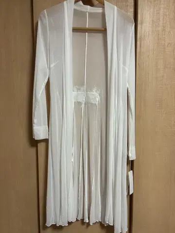 슈퍼 뷰티 롱 가디건 화이트 컬러