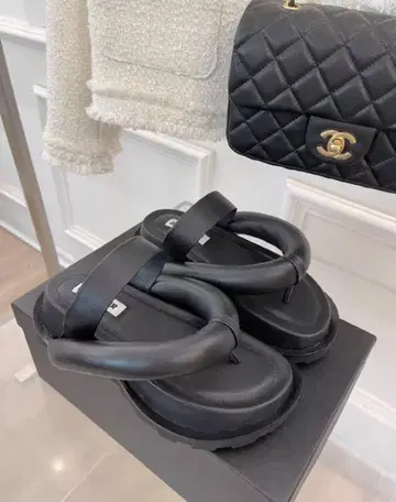 질샌더 블랙 플립플랍 23cm