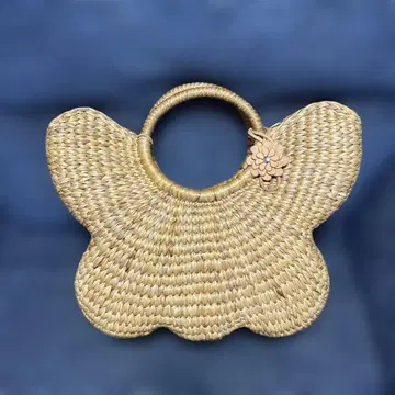 나비 모양 바스켓백
