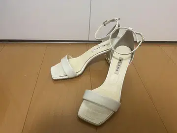 DIANA 샌들 화이트 앵클 스트랩