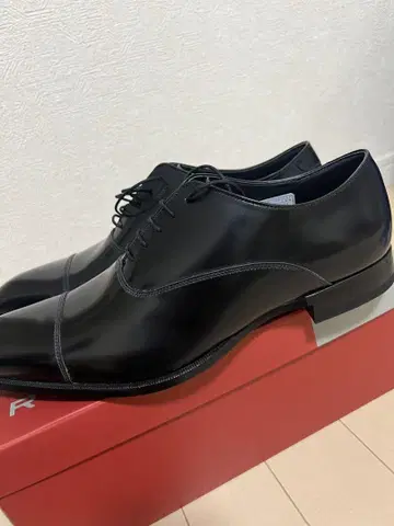 REGAL 블랙 가죽 신발