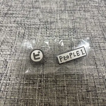 PEOPLE 1 가챠 한정판 핀즈
