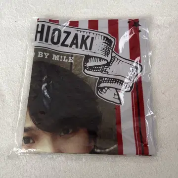 M!LK 시오자키 타치 패브릭 포스터