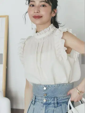 러브틱 모자 꽁지 프릴 슬리브리스 블라우스