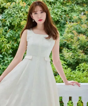 헤르립토 클래식 플로럴 자카드 드레스